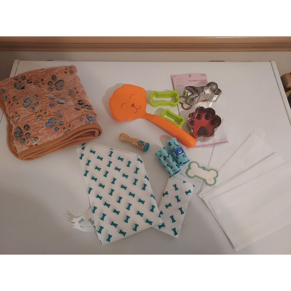Dog Baking Set Cookie Cutters Spatula Treat Bags Doggy Poop Bags Blanket